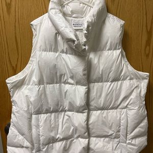 3X white Athleta puffy vest, new without tags